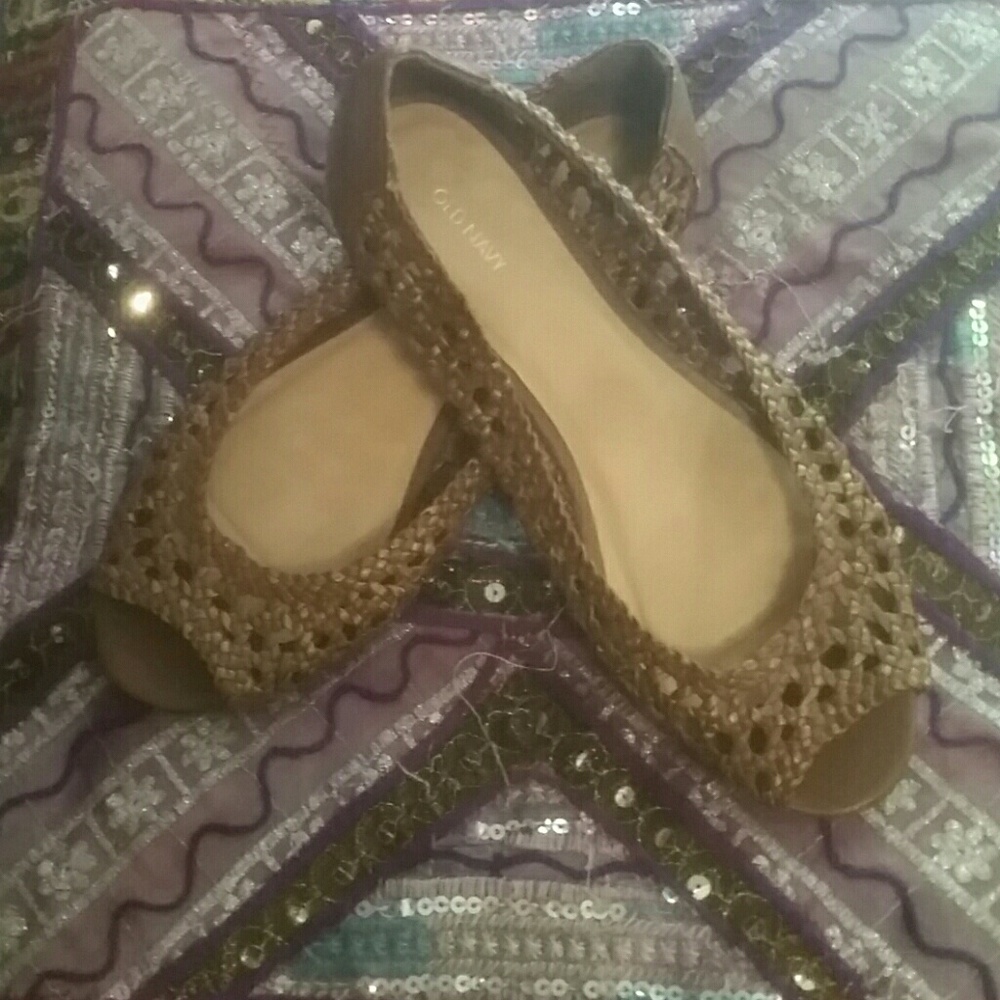 Open toe flats